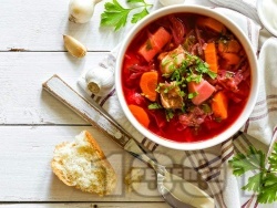Полска супа борш от свинско месо, червено цвекло и заквасена сметана - снимка на рецептата